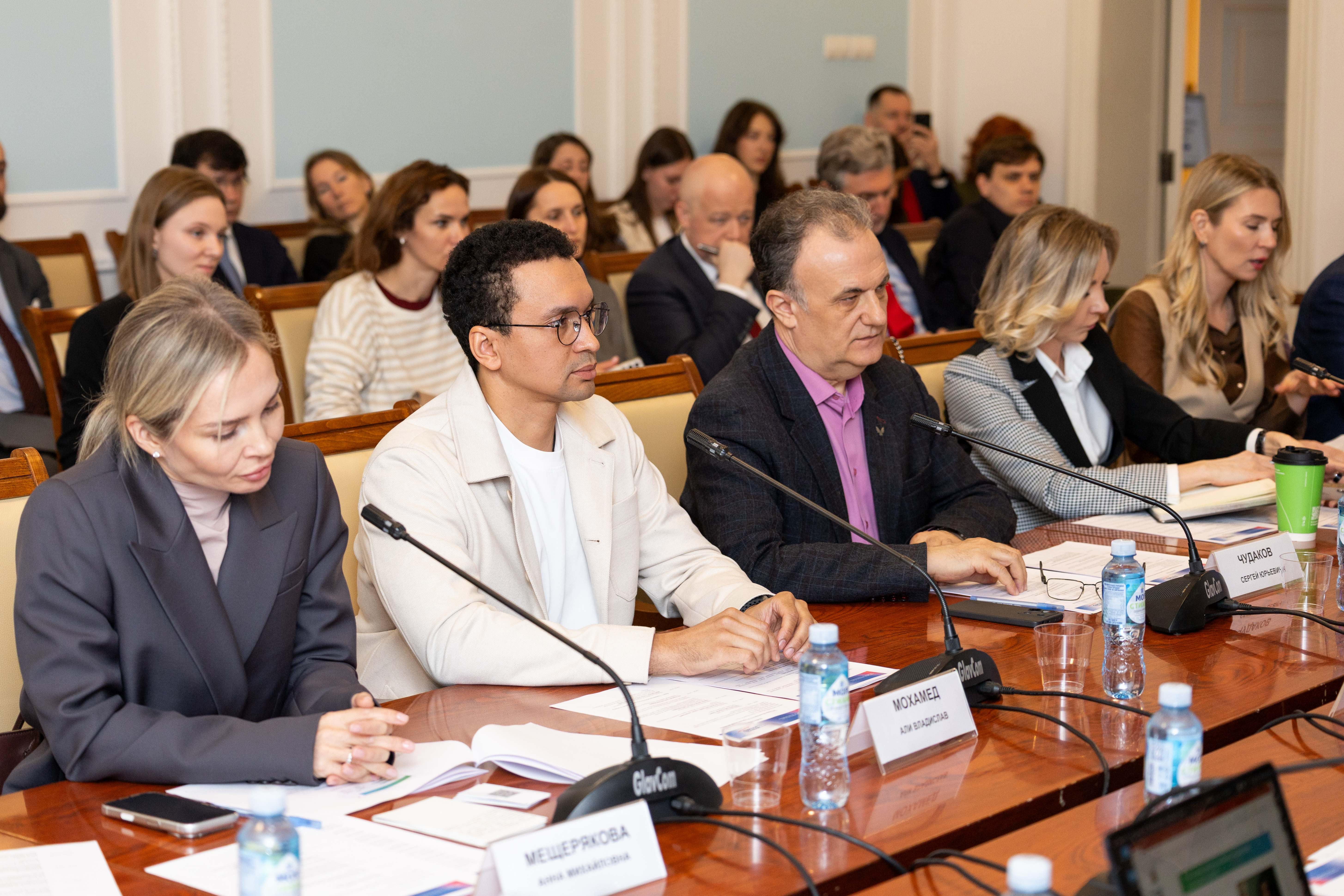 1. Вячеслав Шуленин Генеральный директор Московского центра инновационных технологий в здравоохранении (Медтех) 2. Эвелина Закамская , Главный редактор телеканала «Доктор» 3. Леонид Огуль, первый заместитель председателя Комитета  Государственной Думы РФ по охране здоровья  4. Роман Чичканов , основатель группы MAYRVEDA  5. Ольга Апреликова , основатель Университета образовательной медицины  6. Алексей Веремеев , исполнительный директор Союза Превентмед   7. Ильмира Гильмутдинова Руководитель Института регенеративной и трансляционной медицины НМИЦ реабилитации и курортологии Минздрава РФ 8. Владислав Мухамед Али Медицинский директор СберЗдоровье